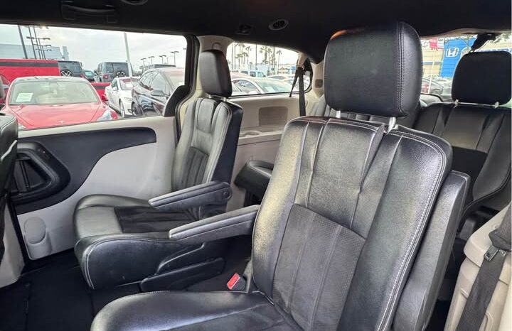 
								2016 Dodge grand caravan passenger SXT Minivan 4D full									