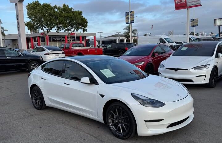 
								2021 Tesla model 3 Standard Range Plus Sedan 4D full									