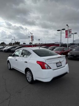 
										2017 Nissan versa full									
