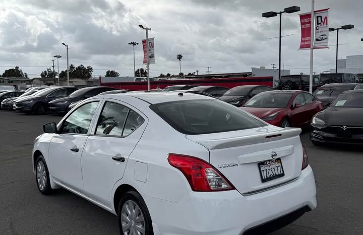 
								2017 Nissan versa full									