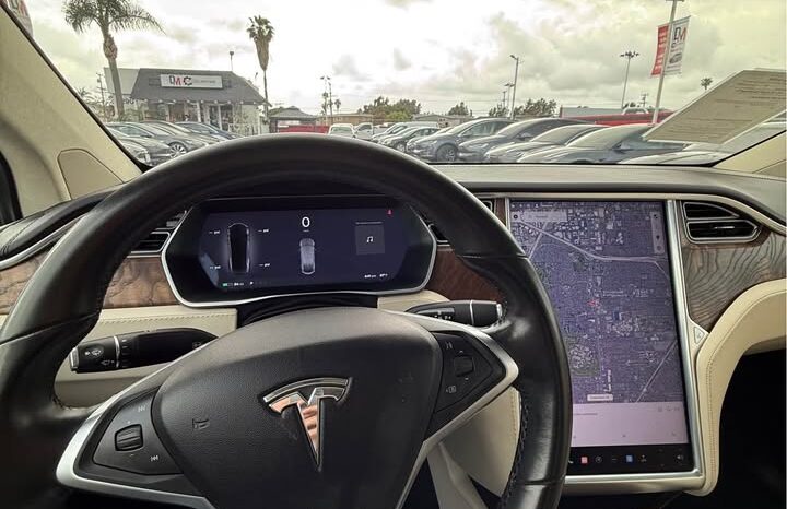 
								2017 Tesla model x 75D Sport Utility 4D full									