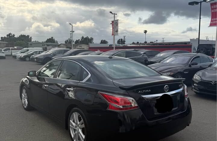 
								2014 Nissan altima 3.5 SL Sedan 4D full									