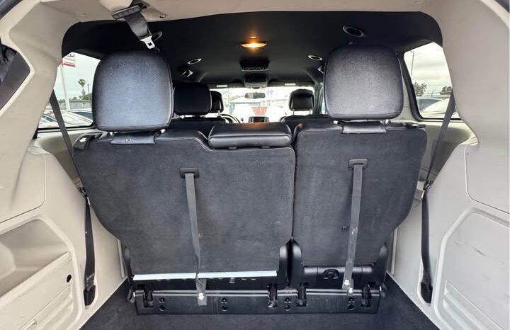 
								2016 Dodge grand caravan passenger SXT Minivan 4D full									