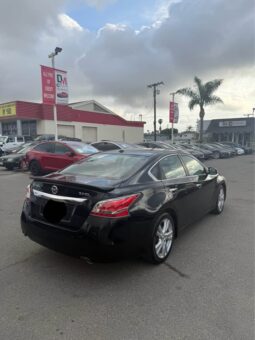 
										2014 Nissan altima 3.5 SL Sedan 4D full									