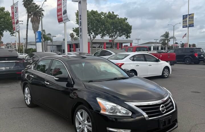 
								2014 Nissan altima 3.5 SL Sedan 4D full									