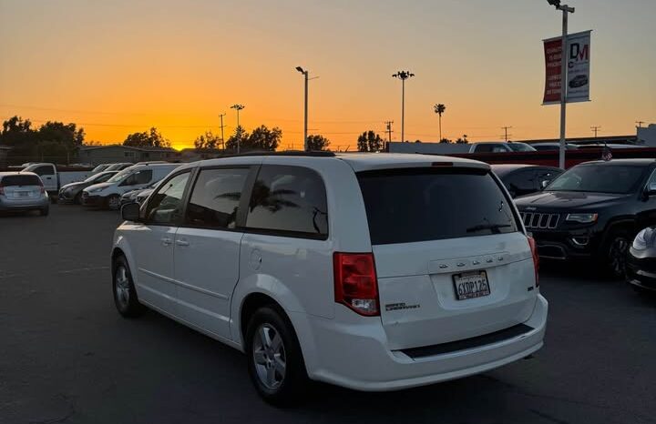 
								2012 Dodge caravan passenger SXT Minivan 4D full									