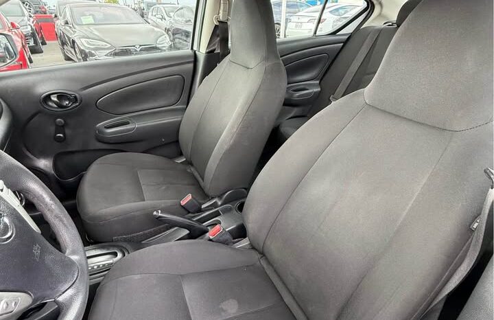 
								2017 Nissan versa full									