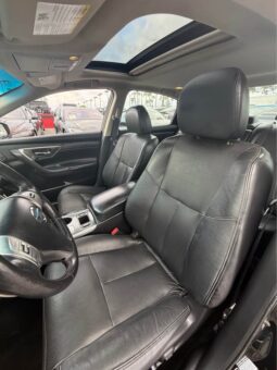 
										2014 Nissan altima 3.5 SL Sedan 4D full									