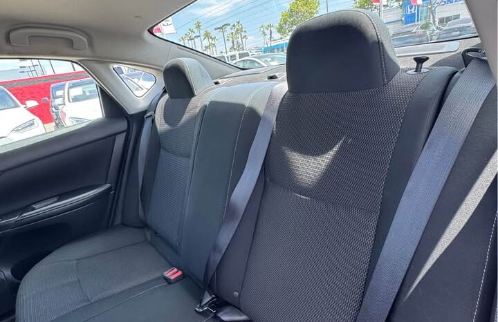 
								2019 Nissan sentra S Sedan 4D full									