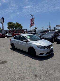 
										2019 Nissan sentra S Sedan 4D full									