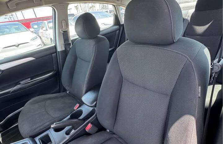 
								2019 Nissan sentra S Sedan 4D full									