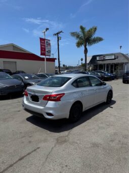 
										2019 Nissan sentra S Sedan 4D full									