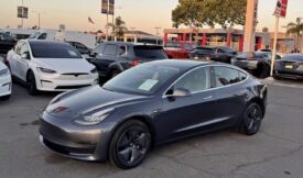2019 Tesla model 3 Standard Range Plus Sedan 4D