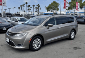 2017 Chrysler pacifica Touring L Minivan 4D