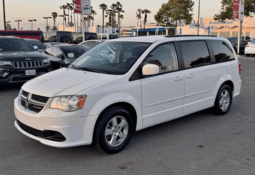 2012 Dodge caravan passenger SXT Minivan 4D