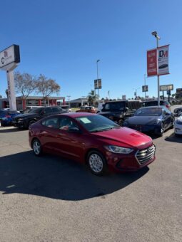 
										2017 Hyundai elantra SE Sedan 4D full									