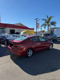 
										2017 Hyundai elantra SE Sedan 4D full									