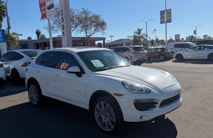 
								2011 Porsche cayenne S full									