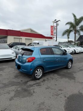 2015 Mitsubishi mirage ES Hatchback 4D