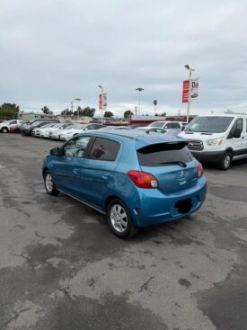 2015 Mitsubishi mirage ES Hatchback 4D