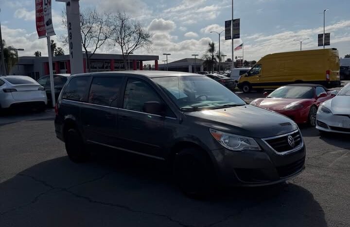 
								2010 Volkswagen routan full									