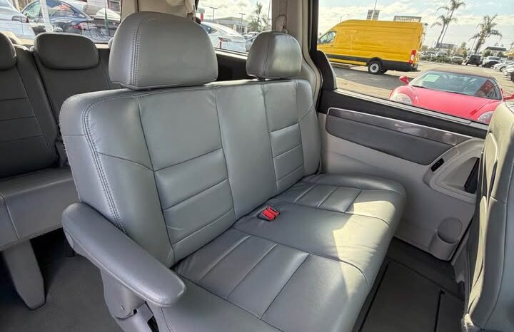 
								2010 Volkswagen routan full									