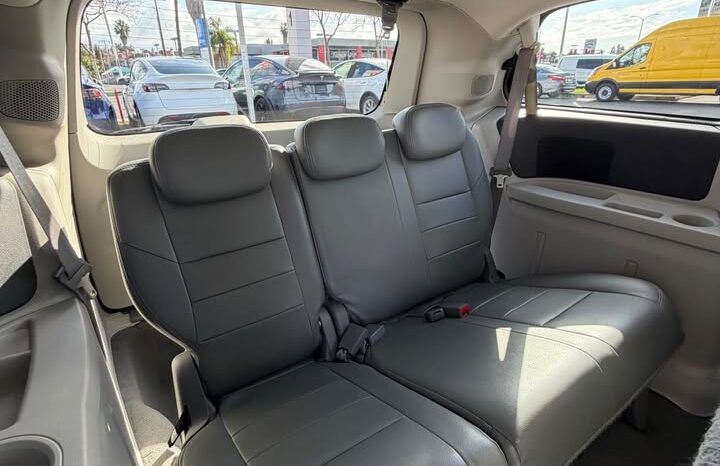 
								2010 Volkswagen routan full									