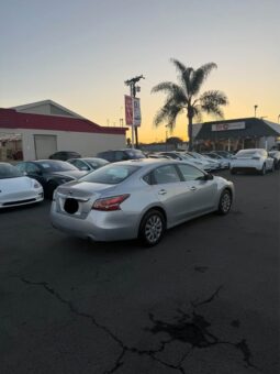 
										2014 Nissan altima 2.5 S Sedan 4D full									