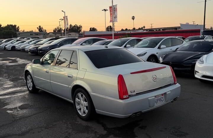 
								2006 Cadillac dts Sedan 4D full									
