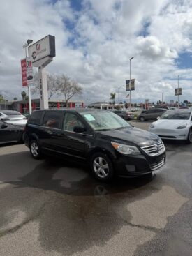 2010 Volkswagen routan