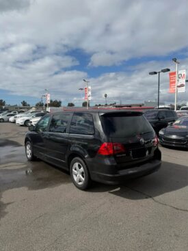2010 Volkswagen routan