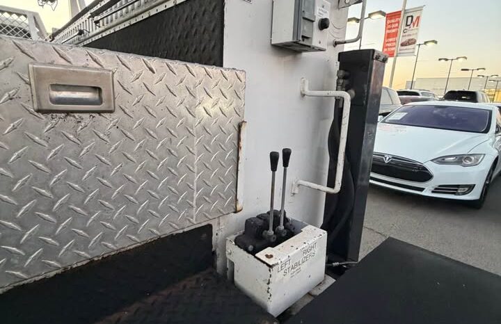 
								2010 Ford f550 super duty regular cab & chassis XLT Cab & Chassis 2D full									