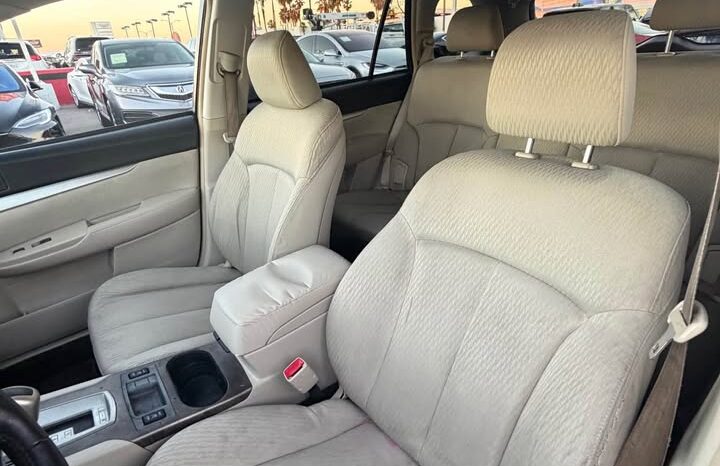 
								2012 Subaru outback 2.5i Premium full									