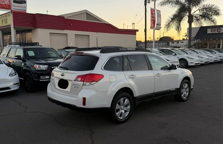
								2012 Subaru outback 2.5i Premium full									