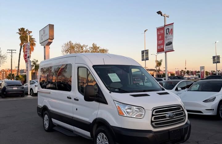 
								2019 Ford transit 150 passenger van full									