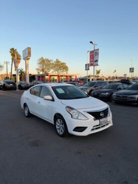 2019 Nissan versa