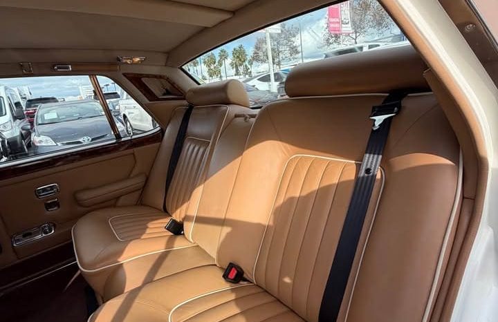 
								1988 Rolls-Royce Silver Spur full									