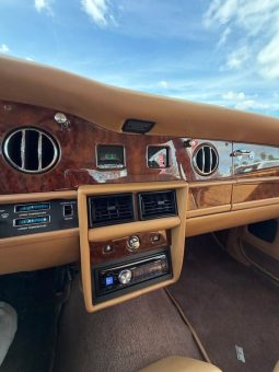 
										1988 Rolls-Royce Silver Spur full									
