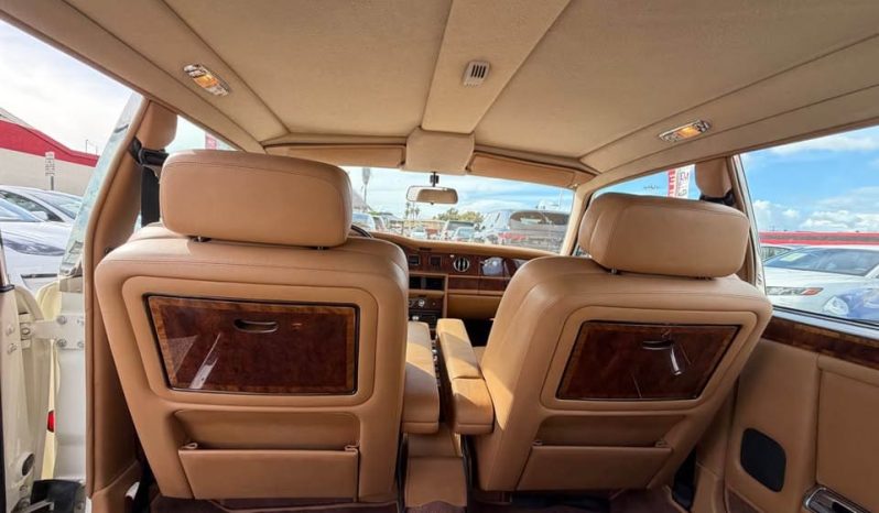 
								1988 Rolls-Royce Silver Spur full									