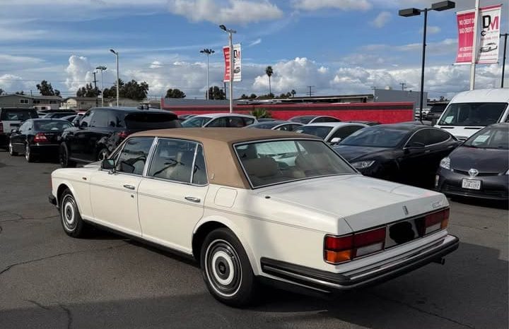 
								1988 Rolls-Royce Silver Spur full									