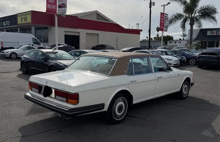 
								1988 Rolls-Royce Silver Spur full									