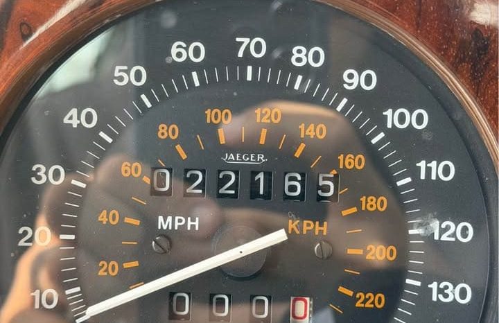 
								1988 Rolls-Royce Silver Spur full									