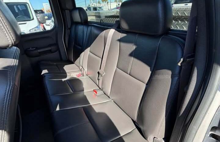 
								2008 Chevrolet Silverado full									