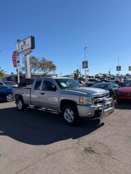 
										2008 Chevrolet Silverado full									