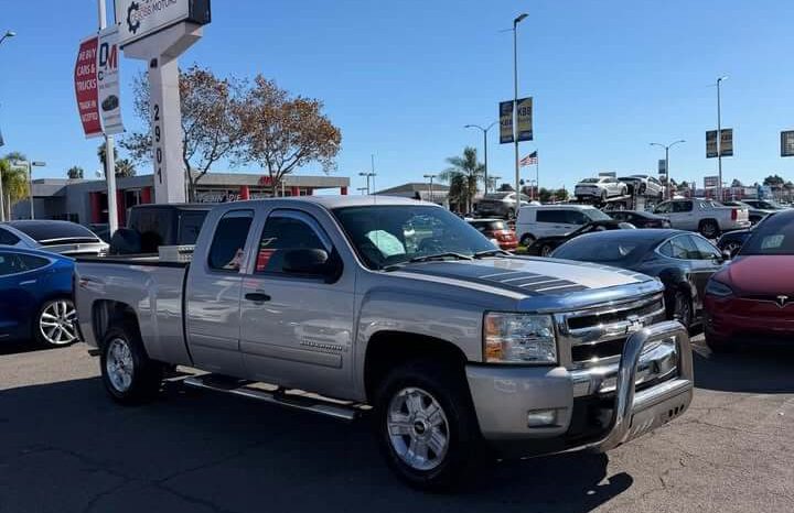 
								2008 Chevrolet Silverado full									