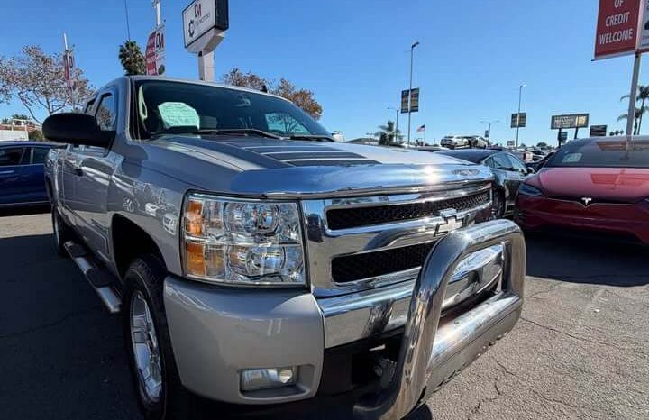 
								2008 Chevrolet Silverado full									