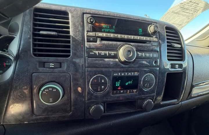 
								2008 Chevrolet Silverado full									