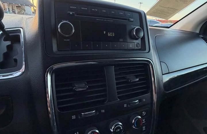 
								2012 Dodge Grand Caravan Passenger SXT Minivan 4D full									