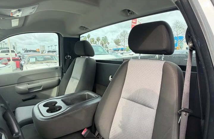 
								2008 Chevrolet Silverado full									