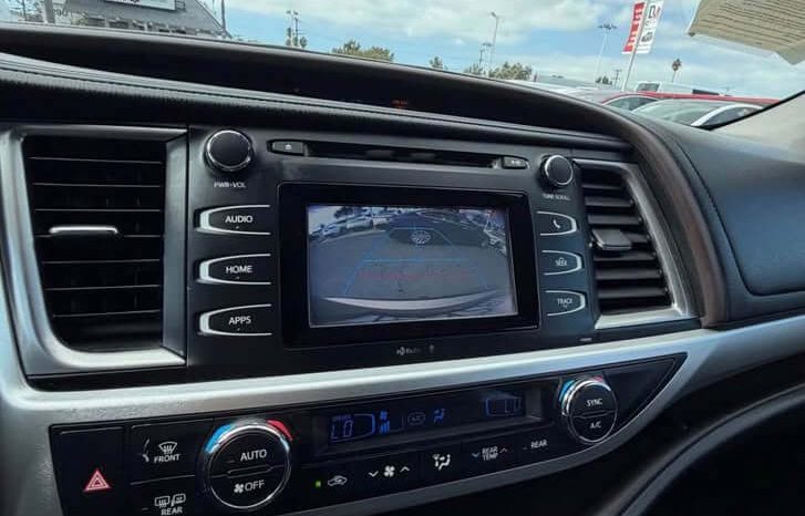 
								2014 Toyota Highlander full									